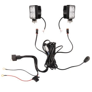 Zwei LED Arbeitsscheinwerfer 1600 LM 16W, Anzahl der LED-Dioden: 4, licht: zerstreut. Im Set mit Kabelbaum     