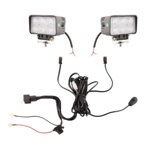 Zwei LED Arbeitsscheinwerfer 1100 LM 18W, Anzahl der LED-Dioden: 6, licht: zerstreut. Im Set mit Kabelbaum     