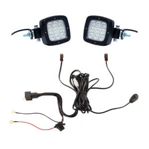Zwei LED Arbeitsscheinwerfer 650 LM 34W, Anzahl der LED-Dioden: 9, licht: zerstreut. Im Set mit Kabelbaum      