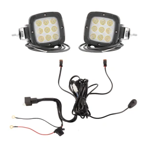Zwei LED Arbeitsscheinwerfer 1800 LM 13,5W, Anzahl der LED-Dioden: 9, licht: zerstreut. Im Set mit Kabelbaum       