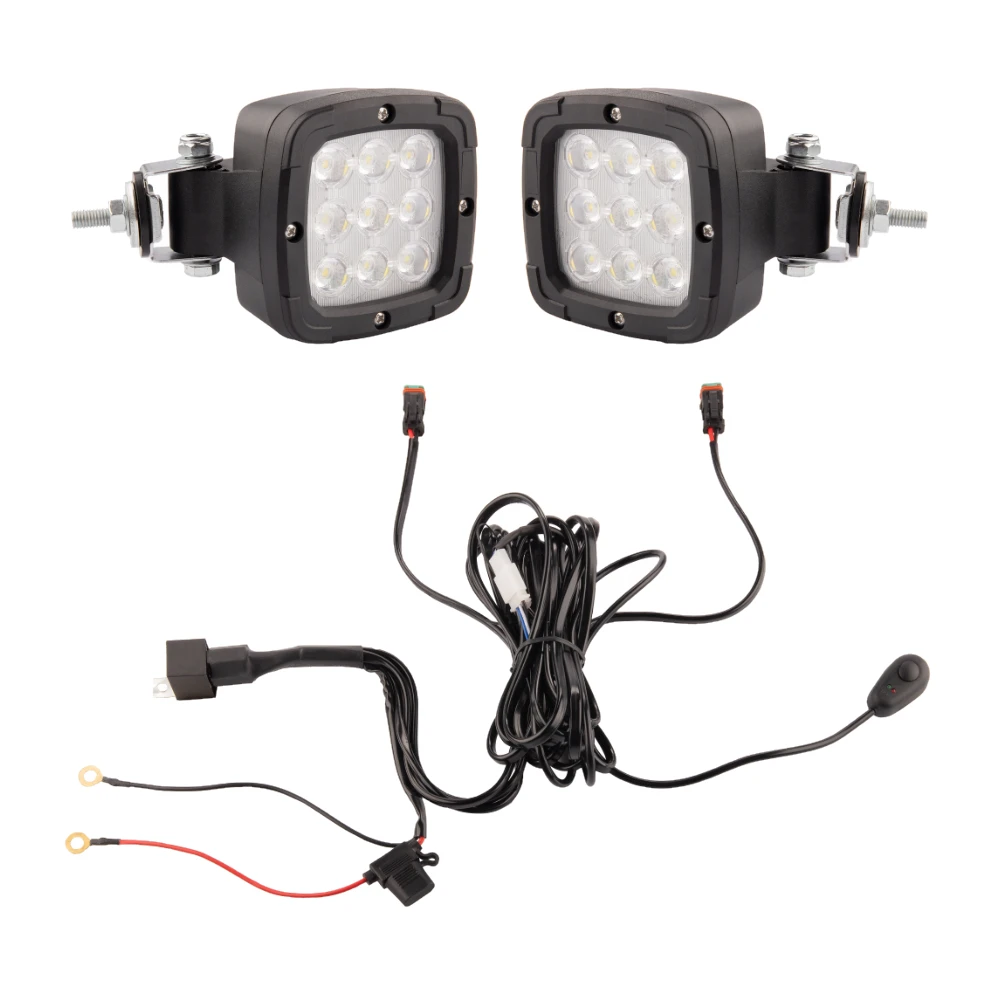 Zwei LED Arbeitsscheinwerfer 1800LM 13,5W, Anzahl der LED-Dioden: 9, licht: zerstreut. Im Set mit Kabelbaum